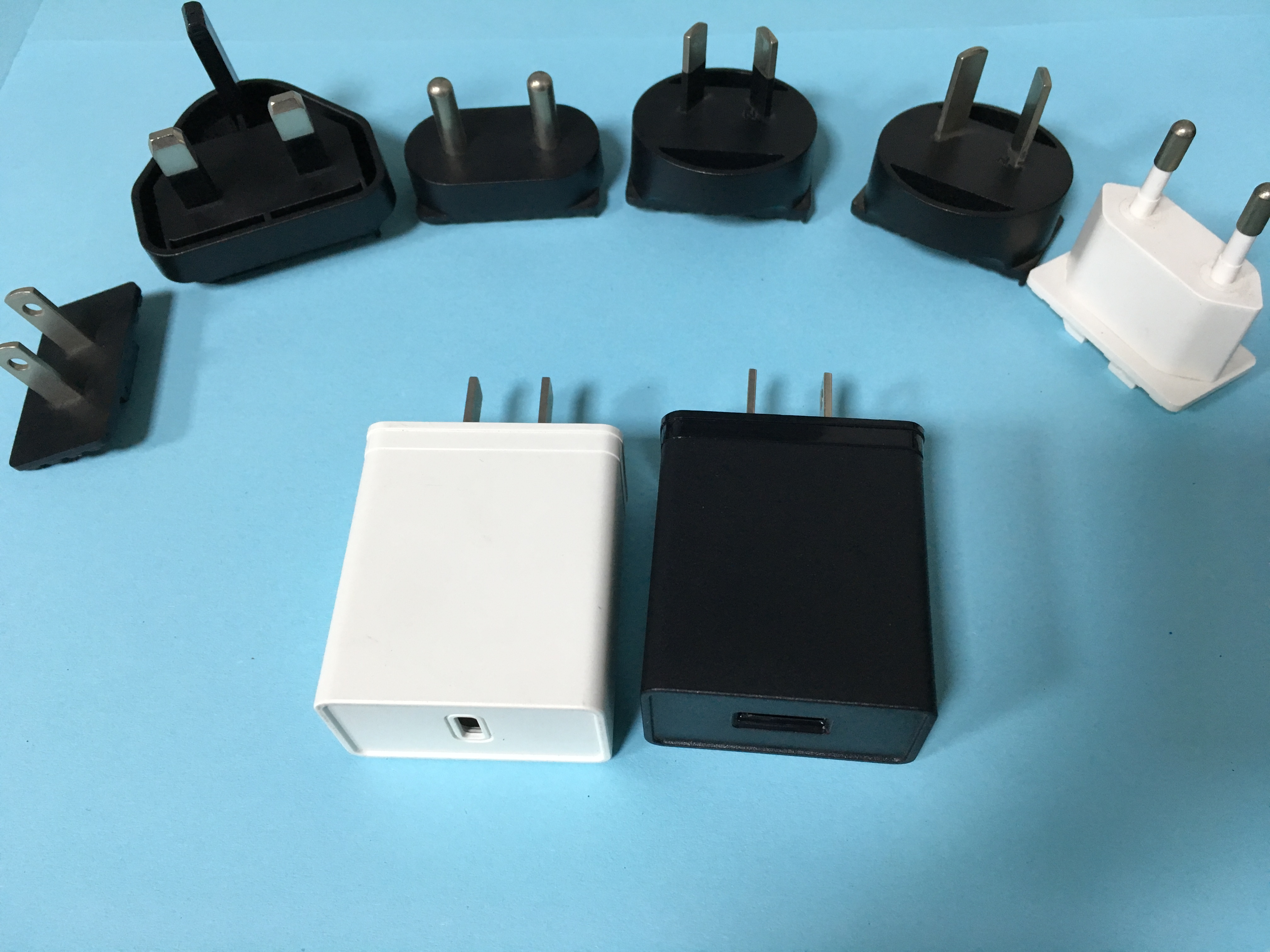 【B207】充電器外殼
