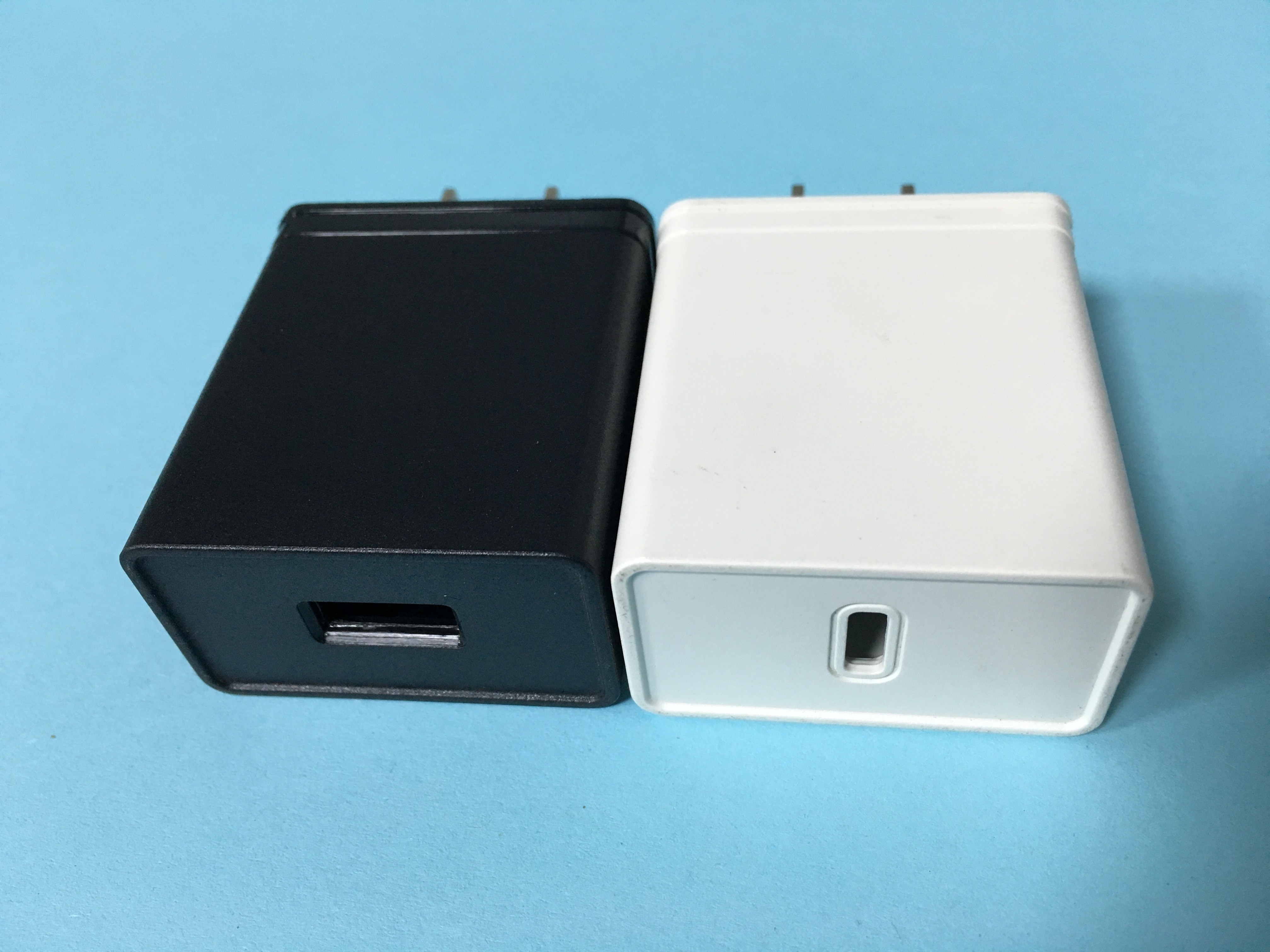 【B207】充電器外殼